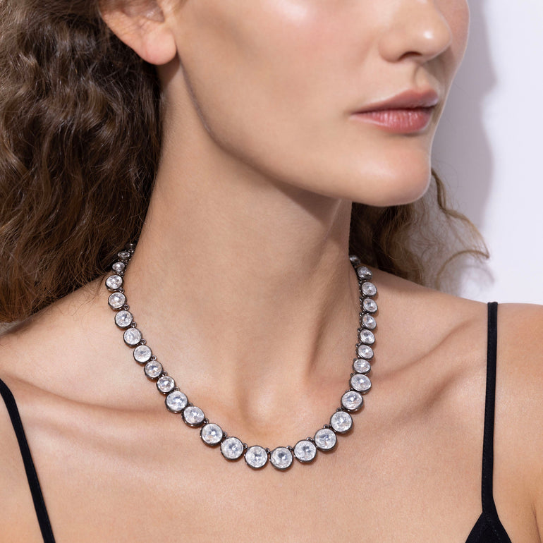 alt-catherine-round-riviere-white-black-rhodium-model