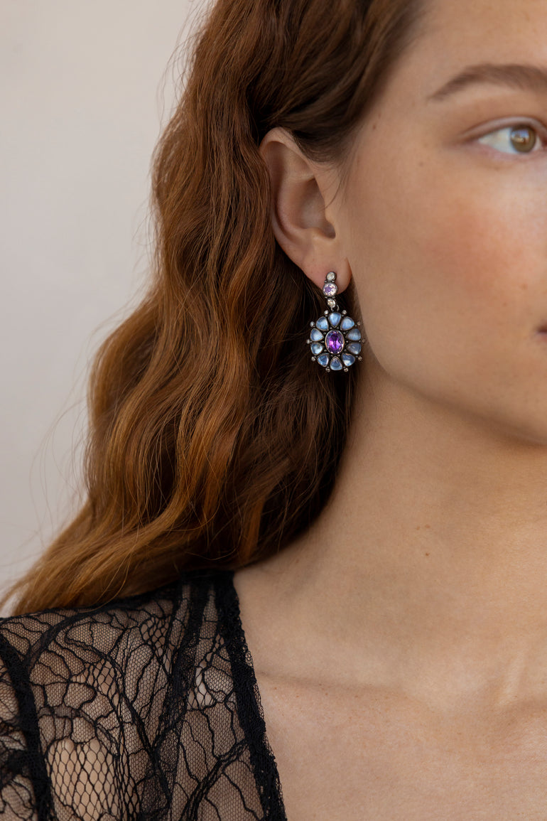 alt-luzia-princesa-cluster-drop-earrings-lmq-model img-lifestyle