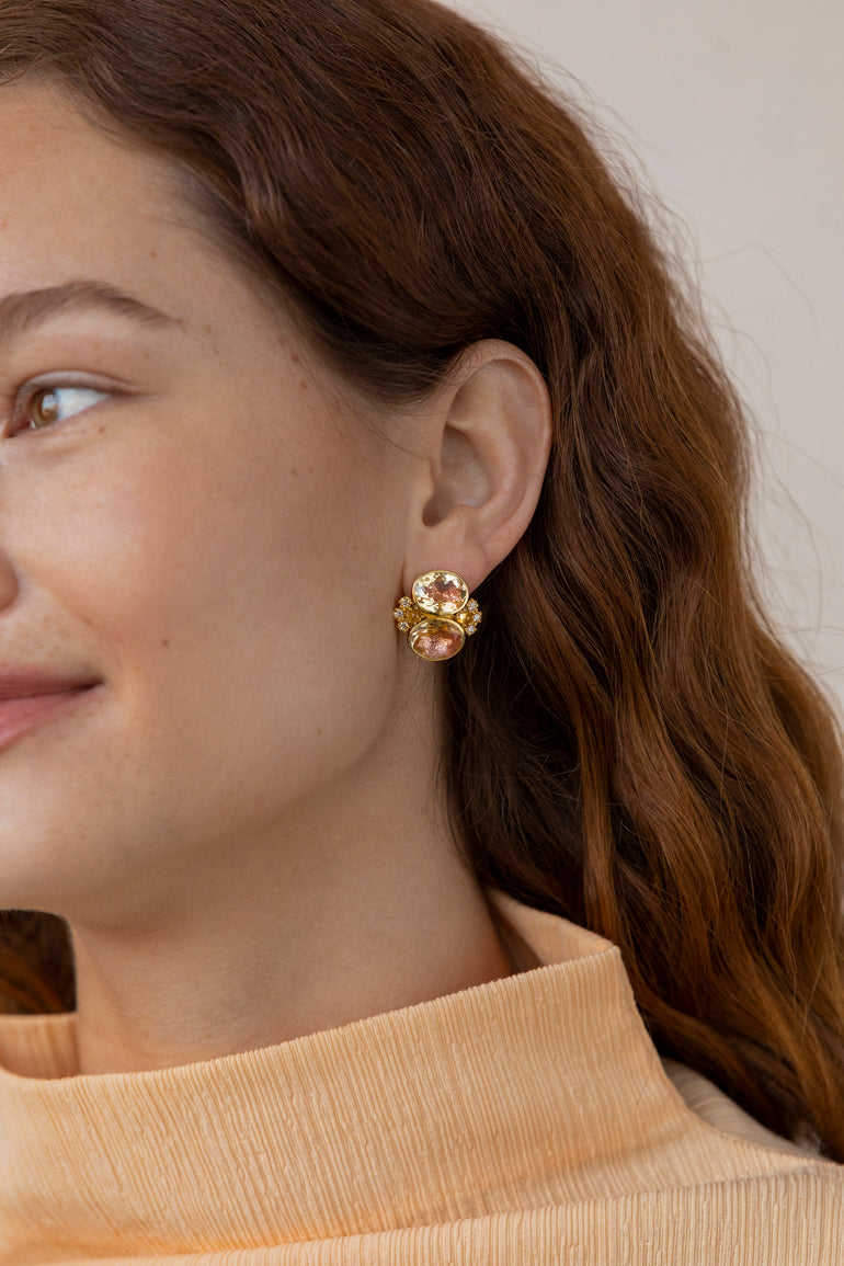 alt-luzia-dama-cluster-earrings-citrine-gold-model img-lifestyle