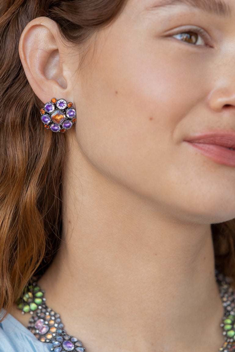 alt-luzia-duquesa-cluster-earrings-lmq-model img-lifestyle