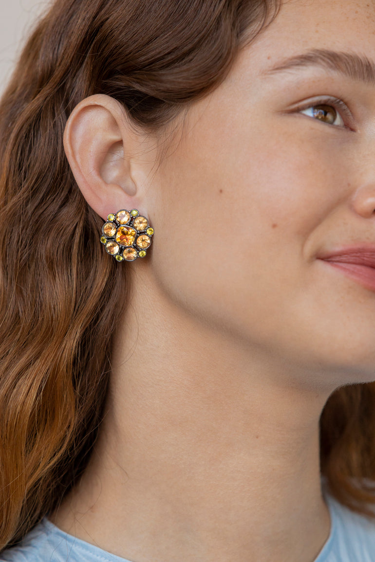 alt-luzia-duquesa-cluster-earrings-citrine-model img-lifestyle