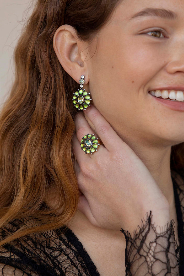 alt-luzia-princesa-cluster-earrings-lemon-quartz-model img-lifestyle